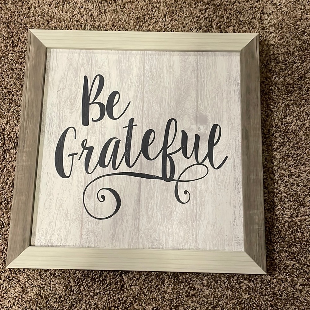 Be grateful wall decor